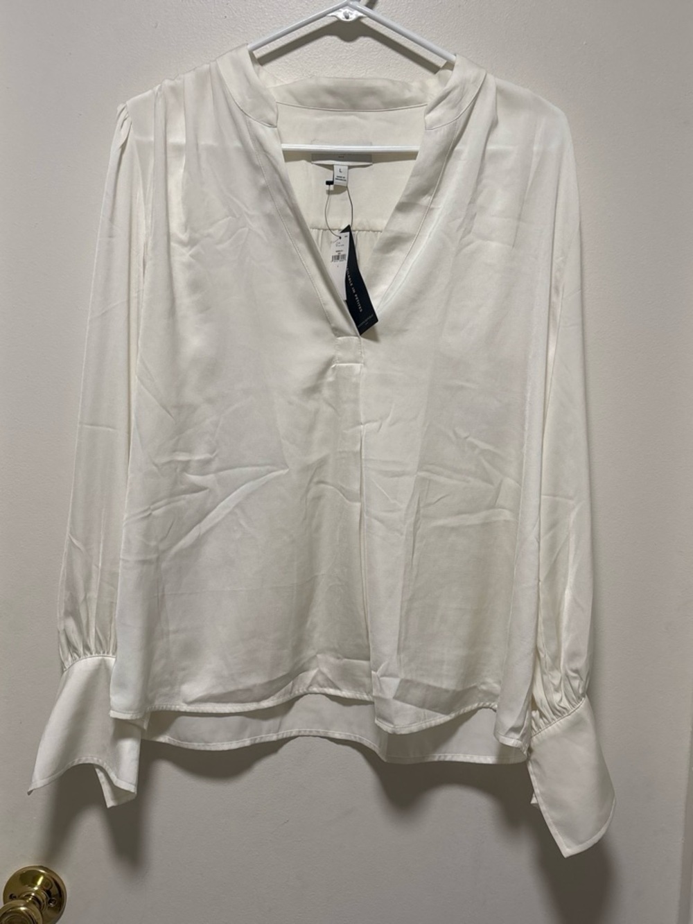 Banana Republic White V-Neck Long Sleeve Blouse new sz large long sleeve